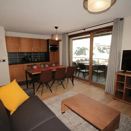 Neuf Avec Balcon, 2 Chambres, 2 Sdb Et Parking Au Coeur Des Saisies - Fr-1-293-272 *