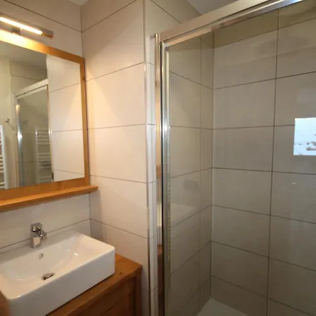 Neuf Avec Balcon, 2 Chambres, 2 Sdb Et Parking Au Coeur Des Saisies - Fr-1-293-272 Apartment