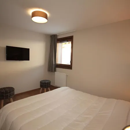 Apartment Neuf Avec Balcon, 2 Chambres, 2 Sdb Et Parking Au Coeur Des Saisies - Fr-1-293-272 *