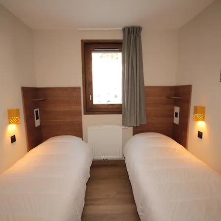 Neuf Avec Balcon, 2 Chambres, 2 Sdb Et Parking Au Coeur Des Saisies - Fr-1-293-272 Hauteluce